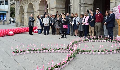 A Praza Maior de Lugo acollía un acto en conmemoración do Día Mundial contra o cancro de mama.