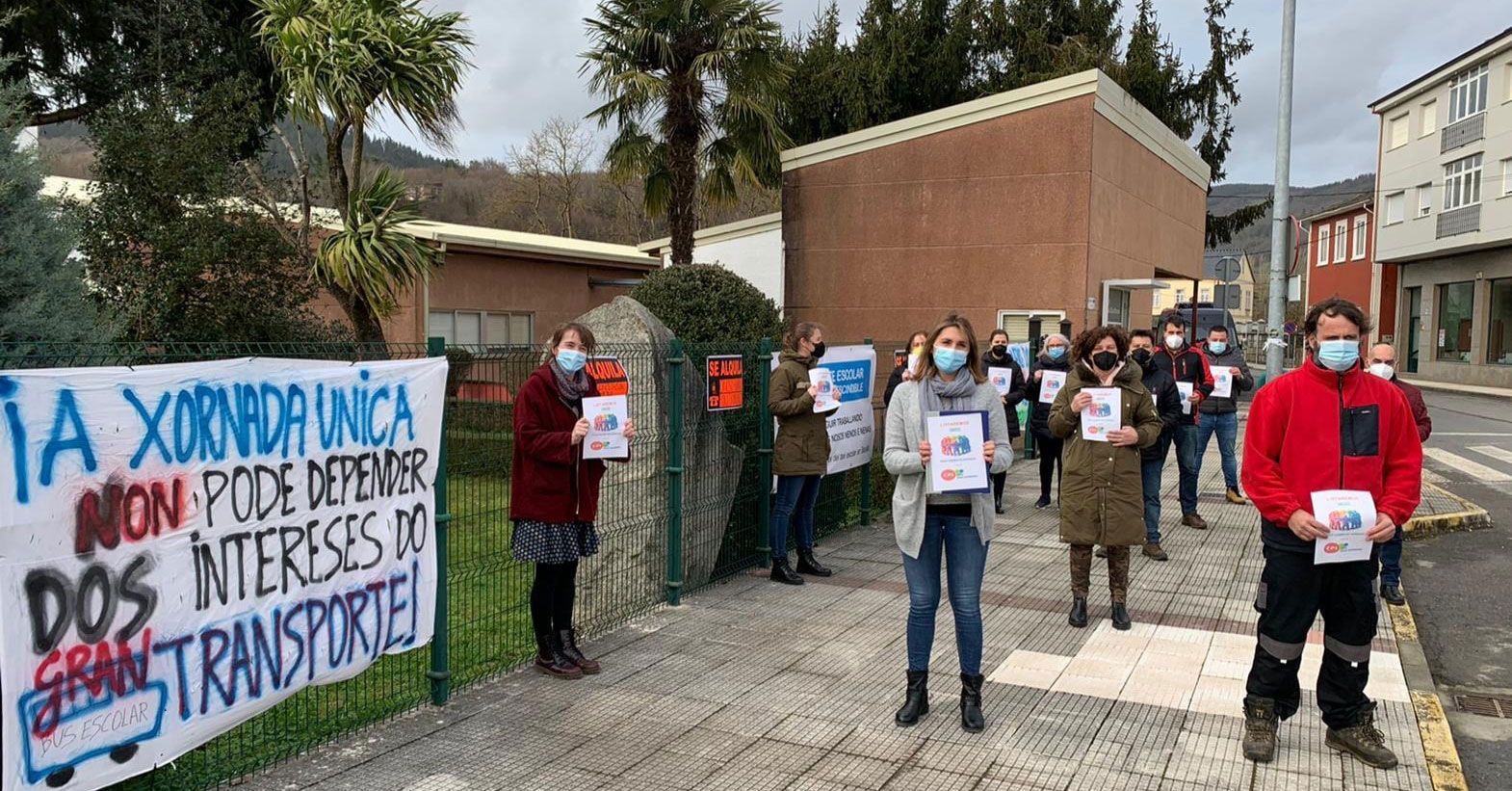 protesta pais colexio Baralla