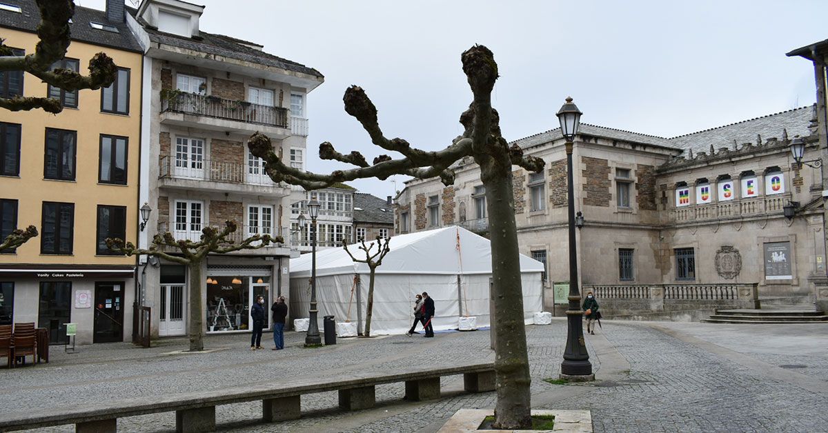 carpa praza soidade lugo mercado tradicional