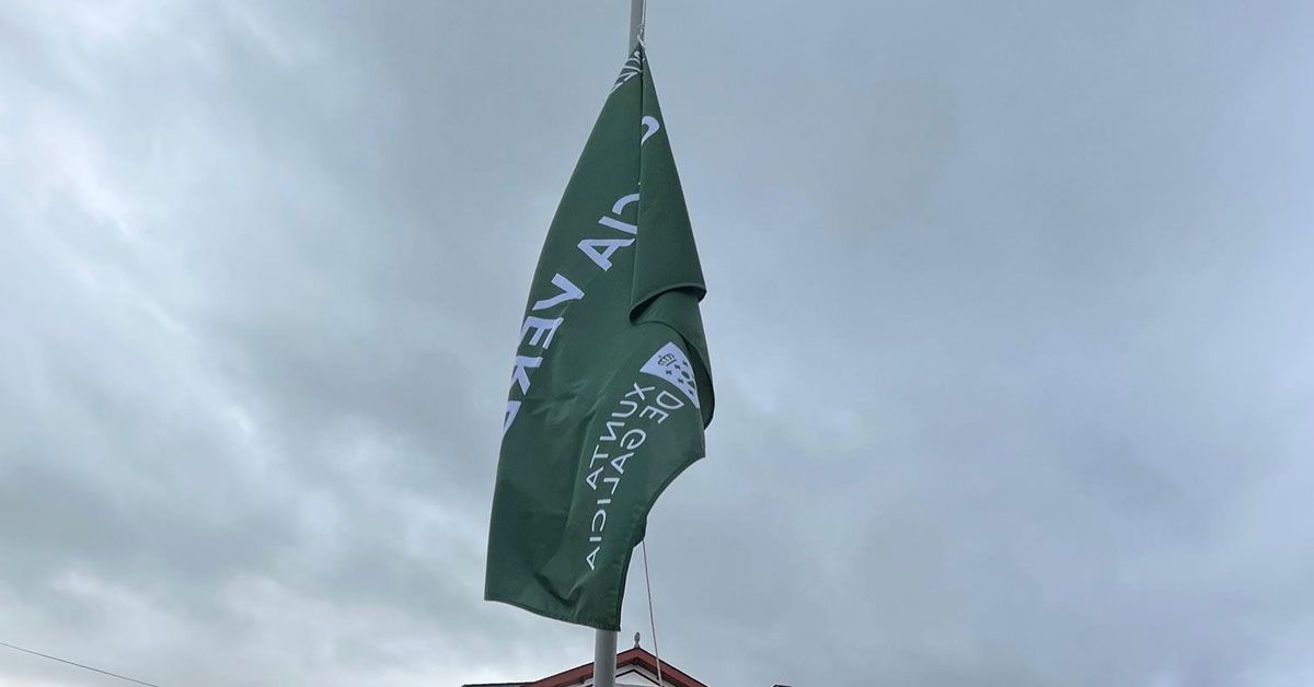 bandeira verde compostaxe outeiro de rei portada