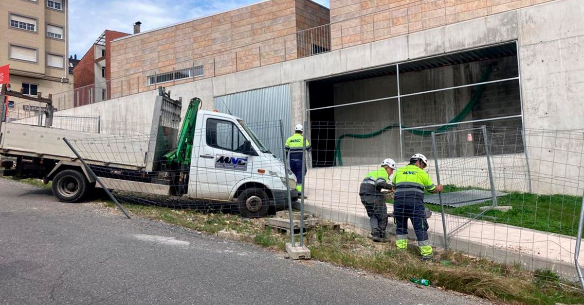 Obras do centro de transformación no Centro de Maiores de Becerreá