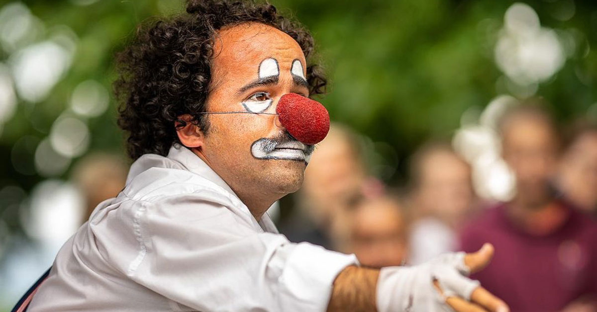 dani gonsalves clown