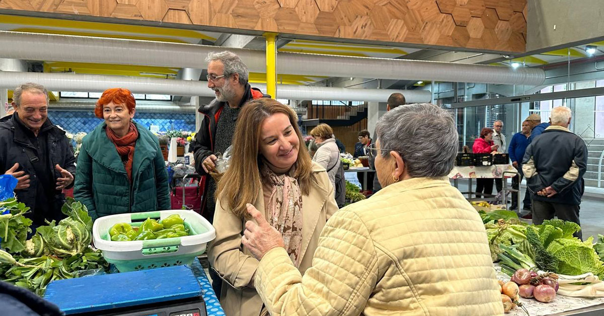 mulleres mercado tradicional praza abastos