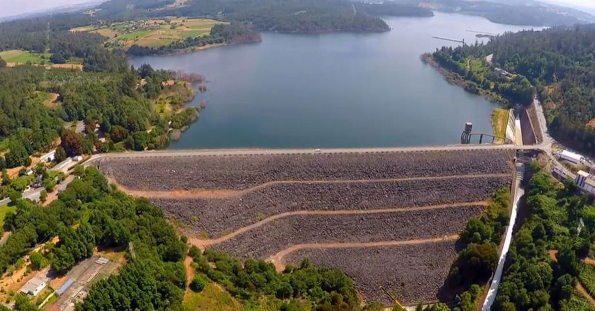 Encoro de Portodemouro no río Ulla