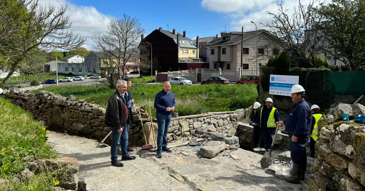 obras camino igrexa e fonte friol