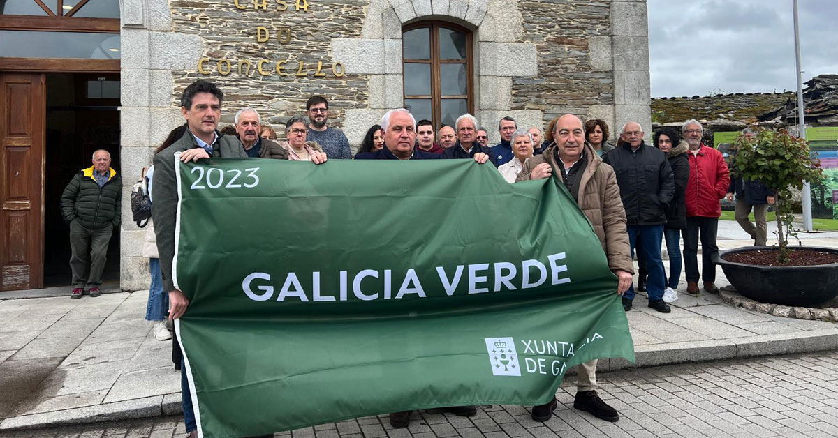 bandeira verde concello de outeiro de rei