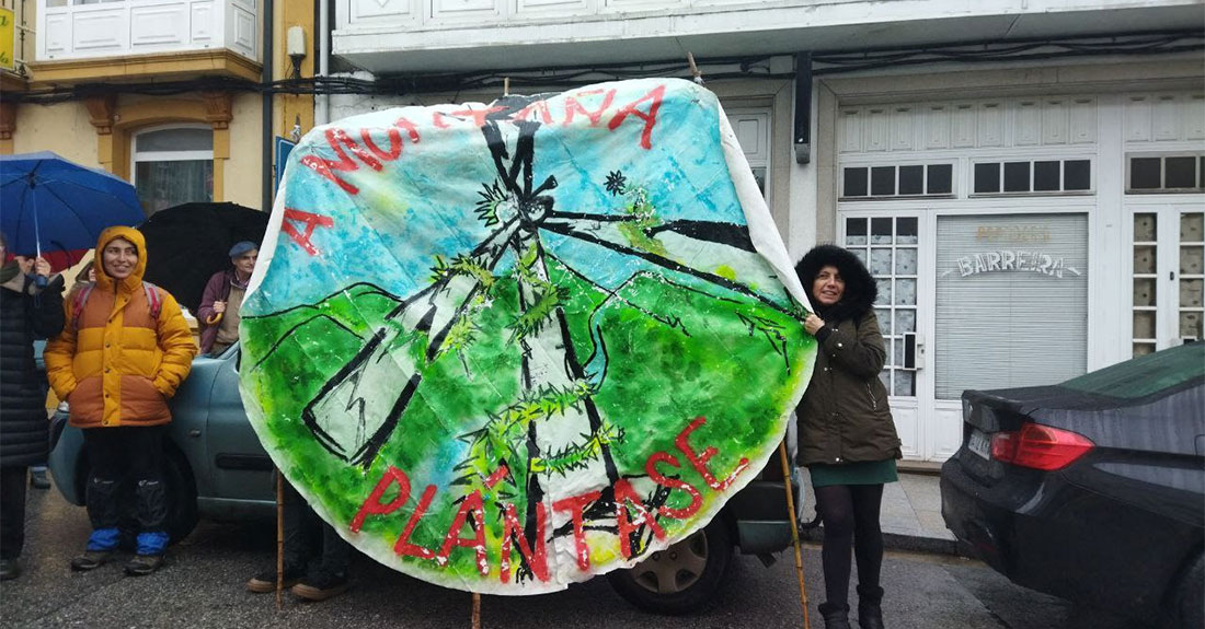 manifestación-contra-o-proxecto-eólico-Serra-de-Liñares