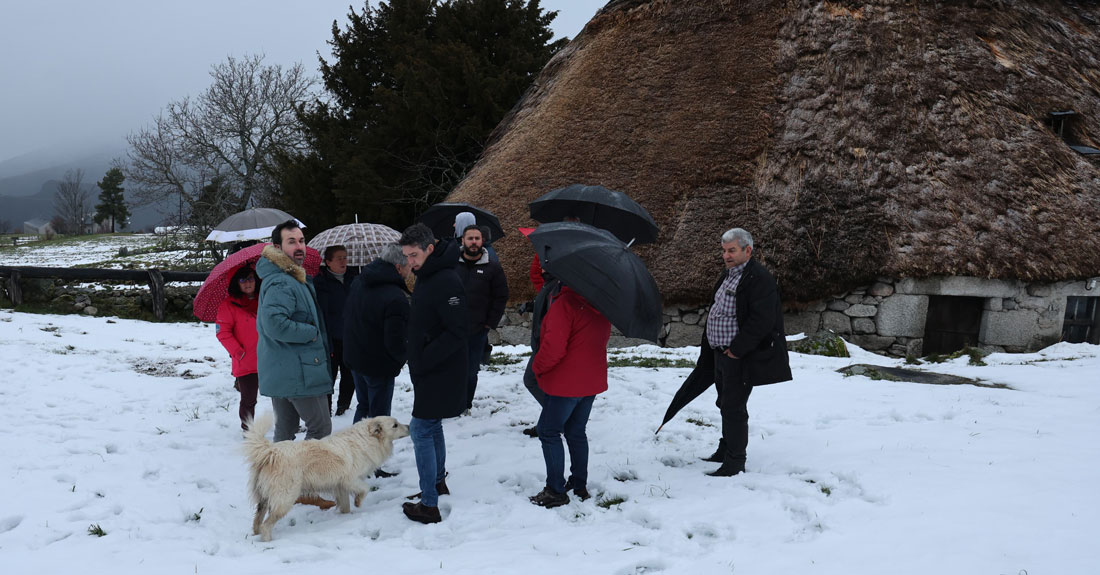 Pallozas-do-Piornedo-neve-Cervantes