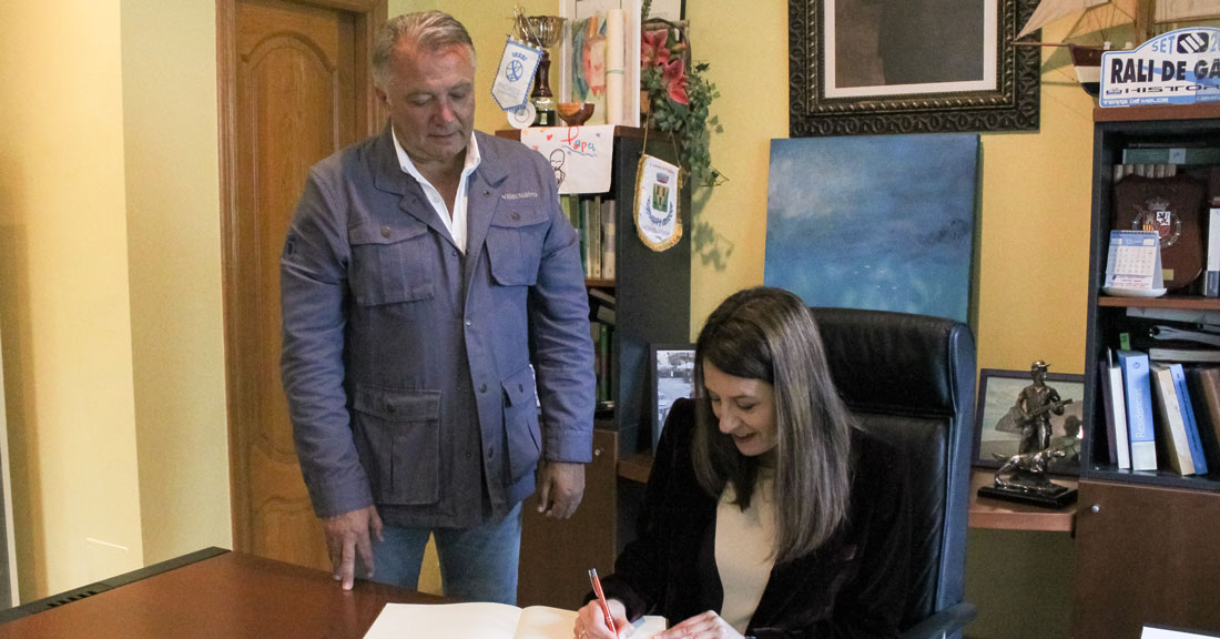 alcalde-Palas-de-Rei-con-Conselleira-Medio-Rural-Xunta