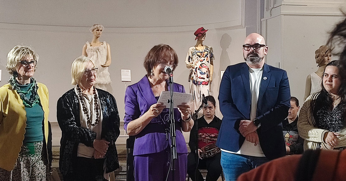 mostra-de-traxes-elaborados-con-materiais-reciclados-Lugo