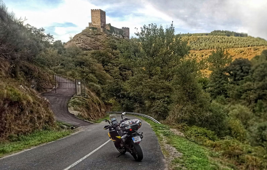 ruta-moto-Castelo-de-Doiras-Cervantes