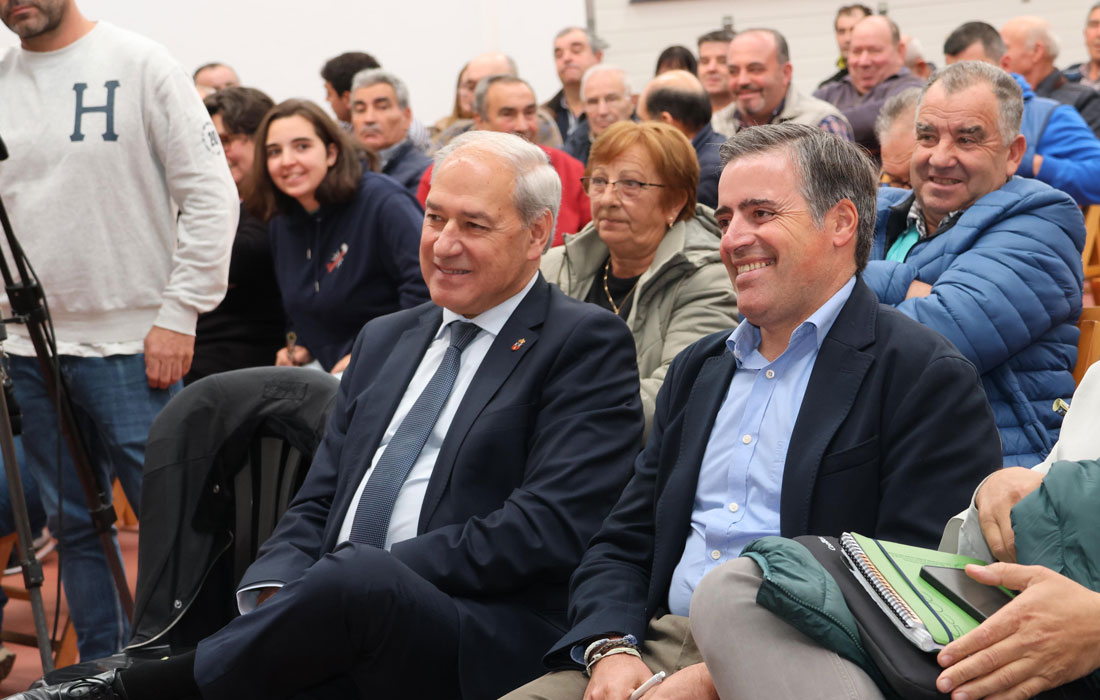xornada-de-vacún-de-carne-de-ODEGA-e-Unións-Agrarias-Pedrafita