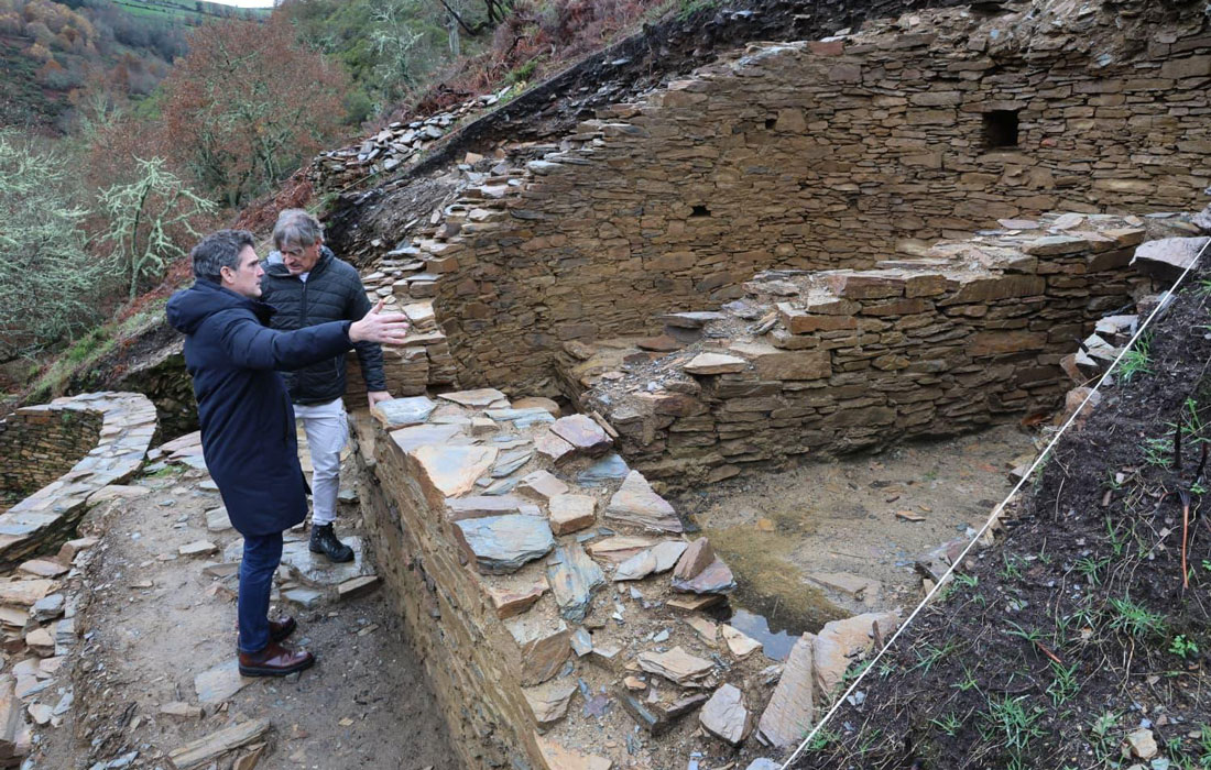 campaña-arqueolóxica-no-Castro-do-Teso-da-Ermida-en-Navia-de-Suarna