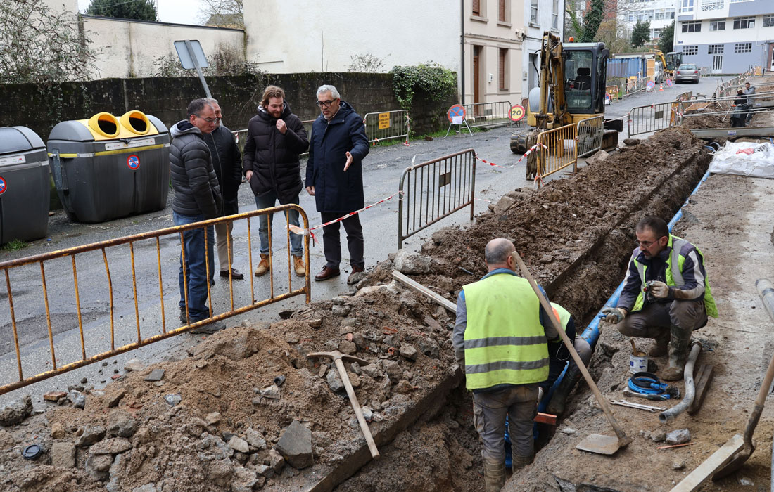 abastecemento-na-rúa-Azor-obras-Lugo