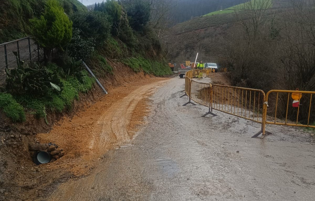 estrada-cervantes-reabre-tras-colapso