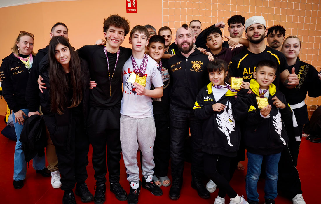 Alpha-Wolf-Pack-Lugo