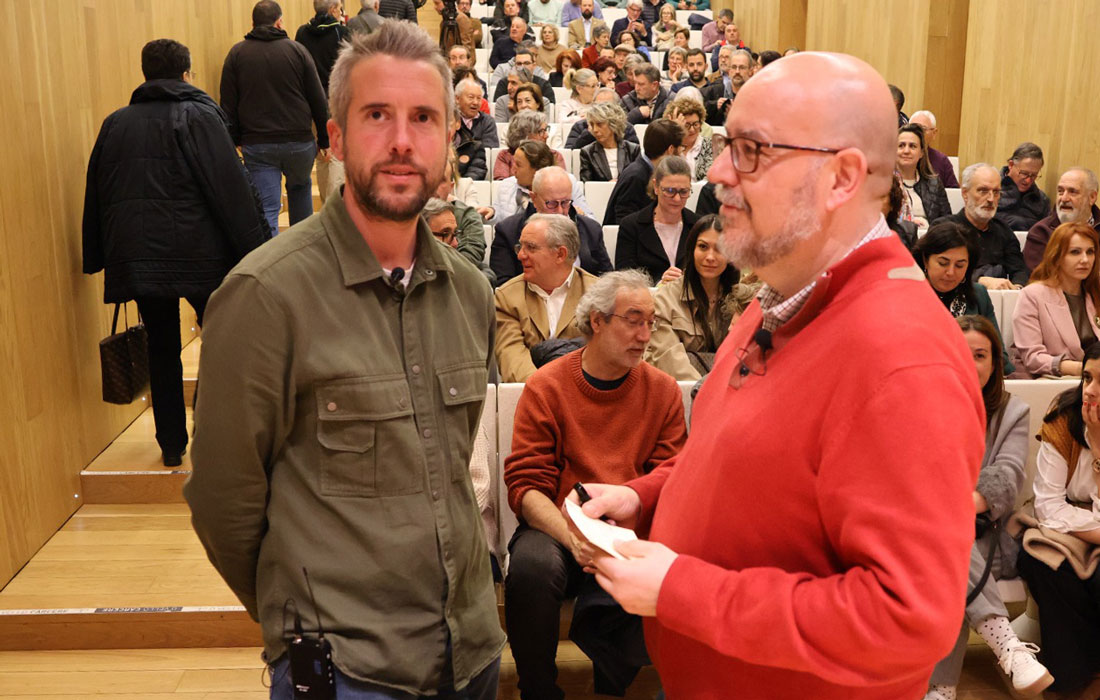 Debate-estación-de-autobús-Rubén-Arroxo-e-Luis-Latorre