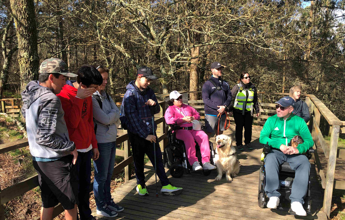 ruta-senderismo-inclusivo-con-perros-de-terapia