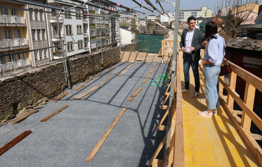 mellora-do-pavimento-da-Muralla-de-Lugo