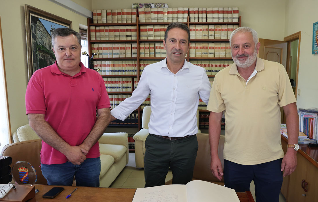 Alfonso-Villares-e-alcalde-do-Corgo