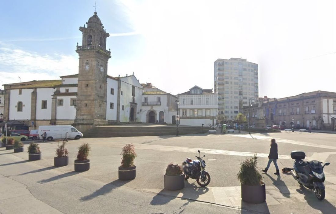 BETANZOS praza irmans