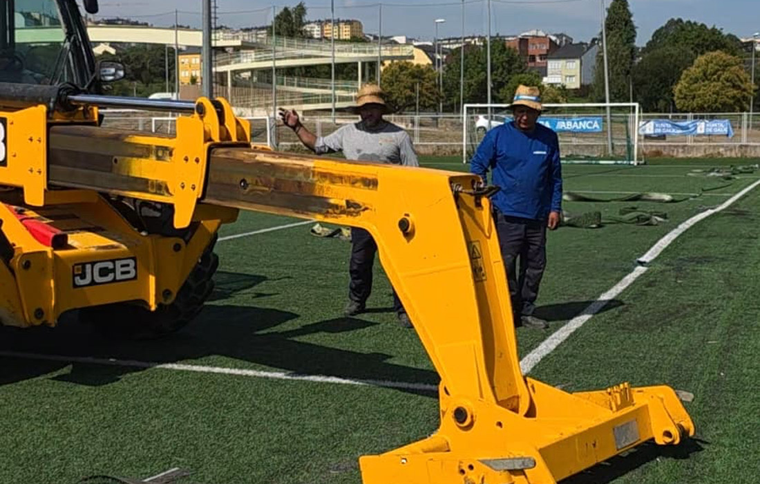 Maquina-trabajando-Campo-Cheda