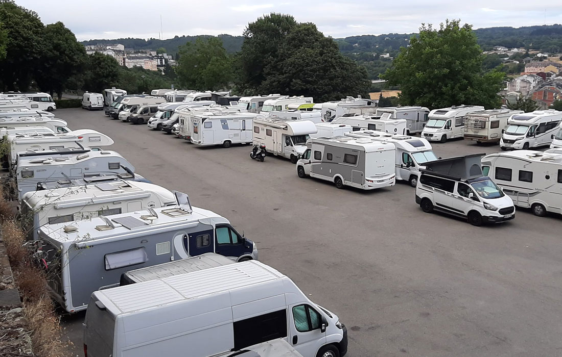 autocaravanas-aparacadoiro-pavillón-dos-deportes-Lugo