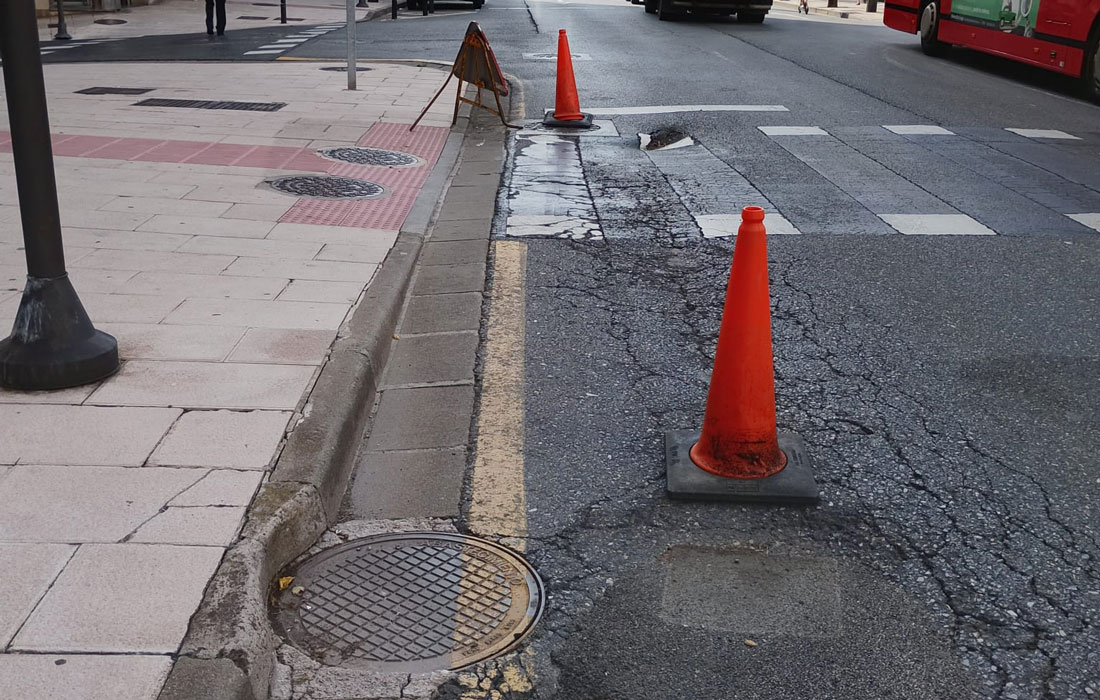 mal-estado-estrada-Avenida-da-Coruña
