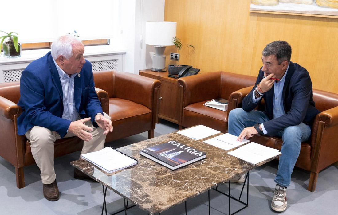 reunion-alcalde-outeiro-conselleiro-educacion