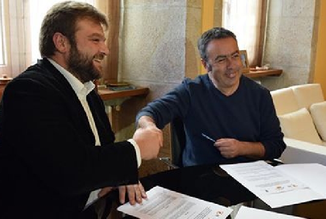 Santos e Barreira durante a sinatura do convenio de colaboración.