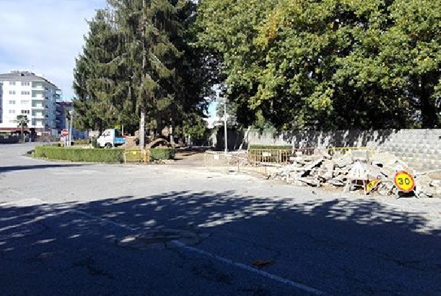 Xardíns entre a avenida Rosalía e a rúa Coronel Andrade