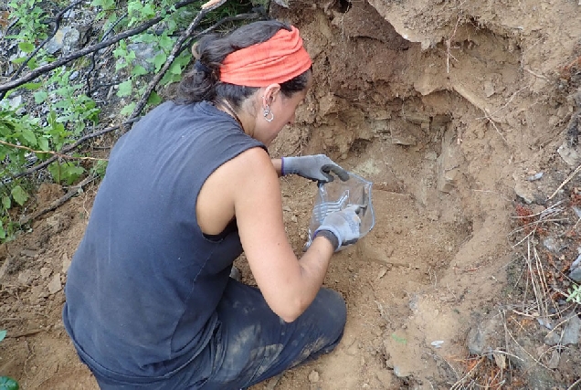 Arqueóloga Nerea Vilariño recolle mostra