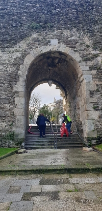 apertura porta falta muralla