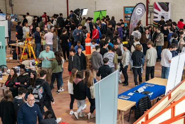 Imaxe da feria de orientación educativa celebrada este xoves en Oleiros