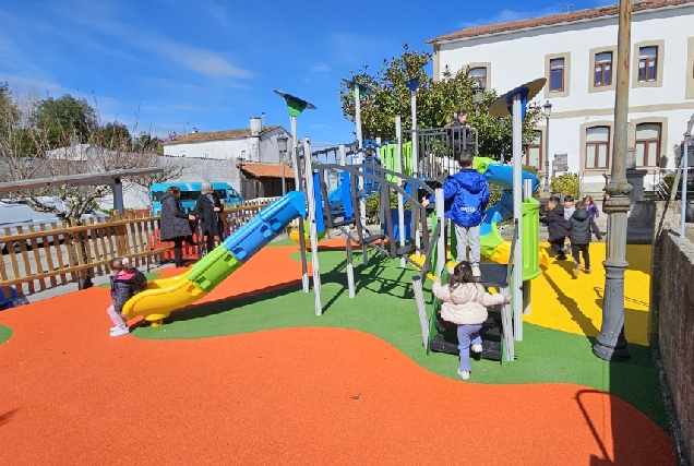 Imaxe do parque do Consistorio en Paderne