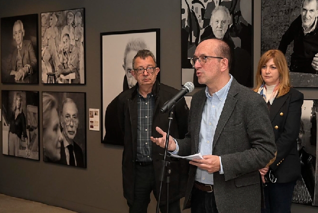 Imaxe da inauguración da mostra na Afundación da Coruña