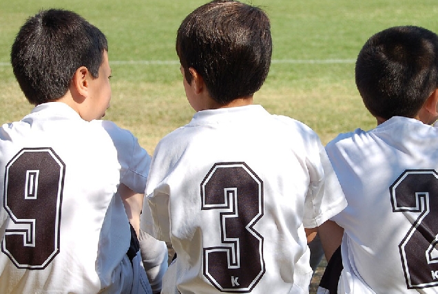 deporte nenos futbol escolas deportivas