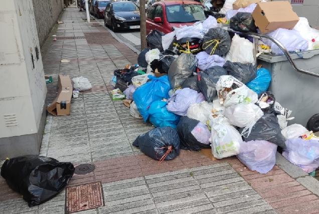 Imaxe dun contenedor de lixo na Canteira de Eirís na Coruña