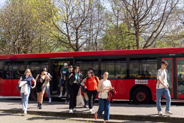 Imaxe dunha parada de autobús no Campus de Elviña