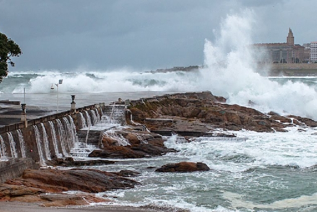 Imaxe dun temporal na Coruña