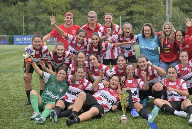 O Atlético San Pedro proclámase campión do III Trofeo Concello de Oleiros de fútbol feminino