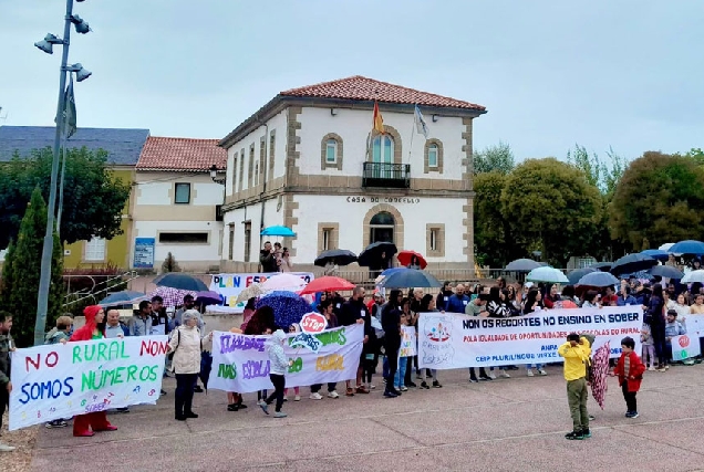 manifestación-contra-os-recortes-en-educación-en-Sober